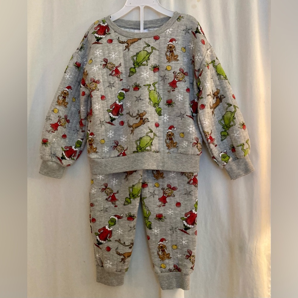The Grinch/Cindy Lou Who Kids Holiday Sweatsuit Set Size 5T